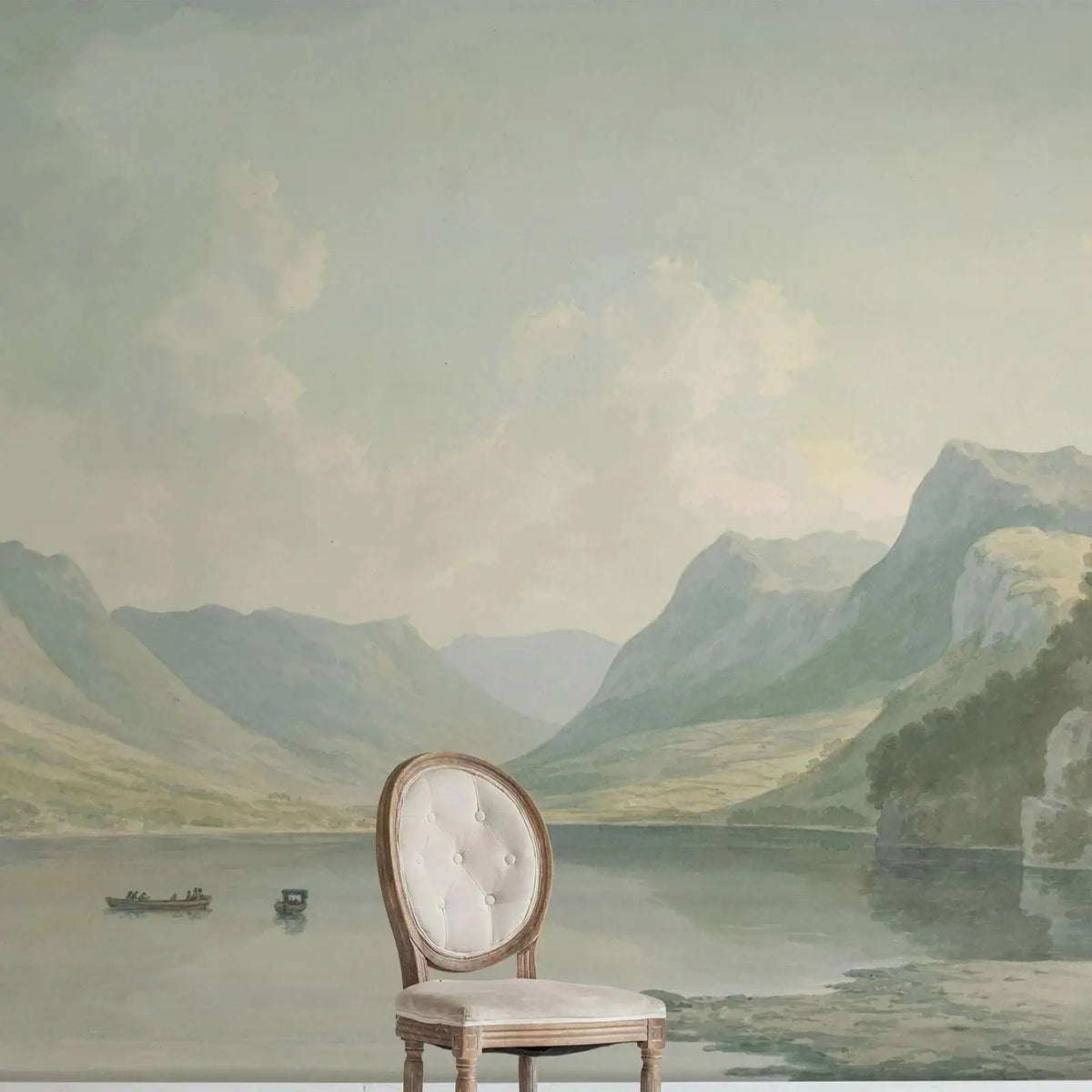 Papier peint panoramique Lac alpin dans la brume, exemple de pose