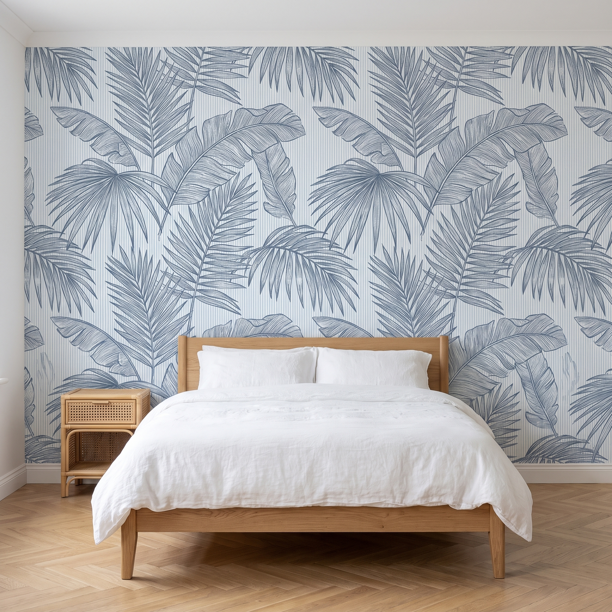 Papier peint panoramique Palmes bleu-gris sur rayures posé du sol au plafond dans une chambre